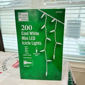 Home Accents Holiday 200 Ct Lights Cool White Mini LED Icicle Light Set 17.5 Ft